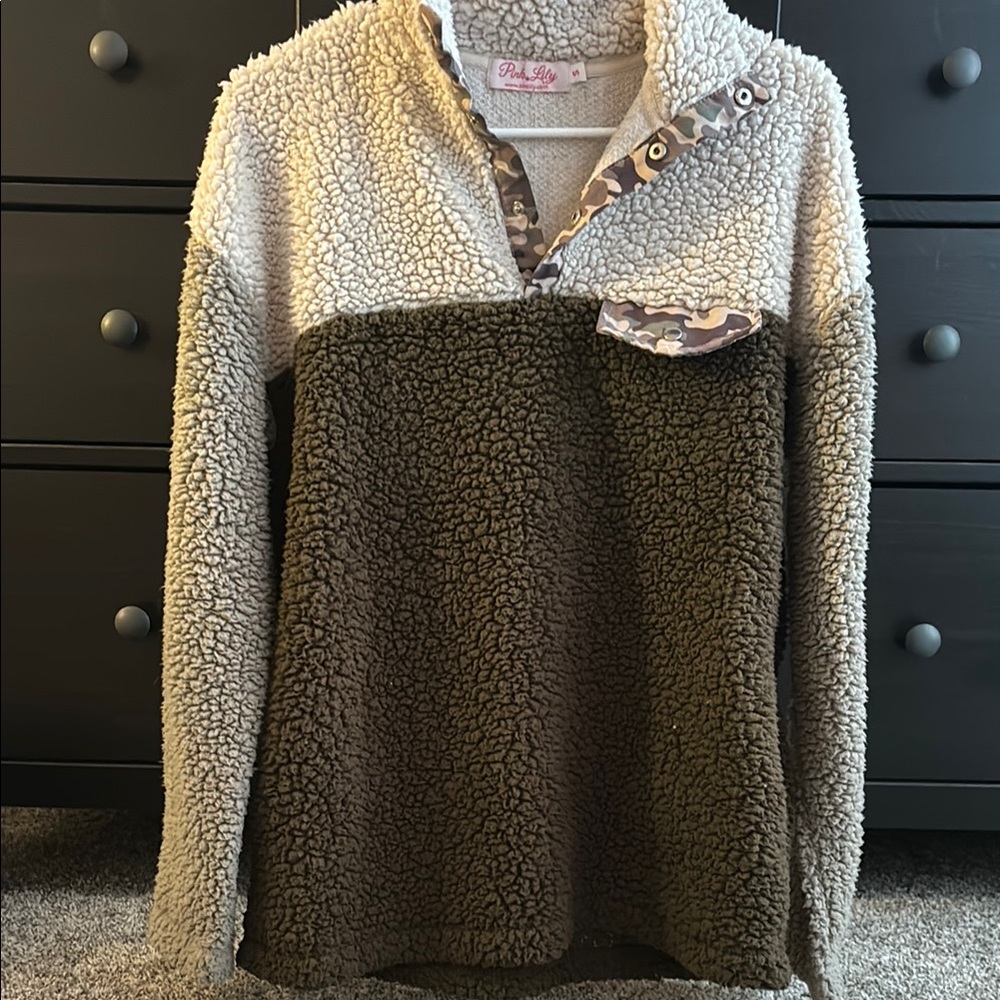 Pink Lily Sherpa Pullover - Olive and Beige
